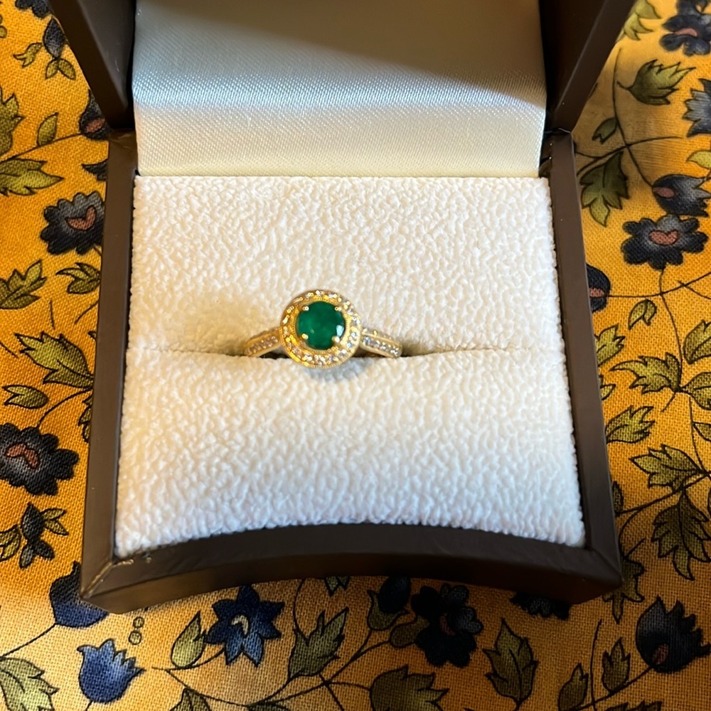 14k yellow gold emerald & diamond engagement ring size 6